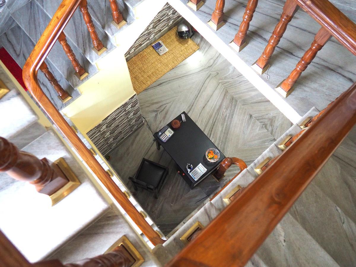 Aroma Tourist Hostel Pokhara Eksteriør bilde