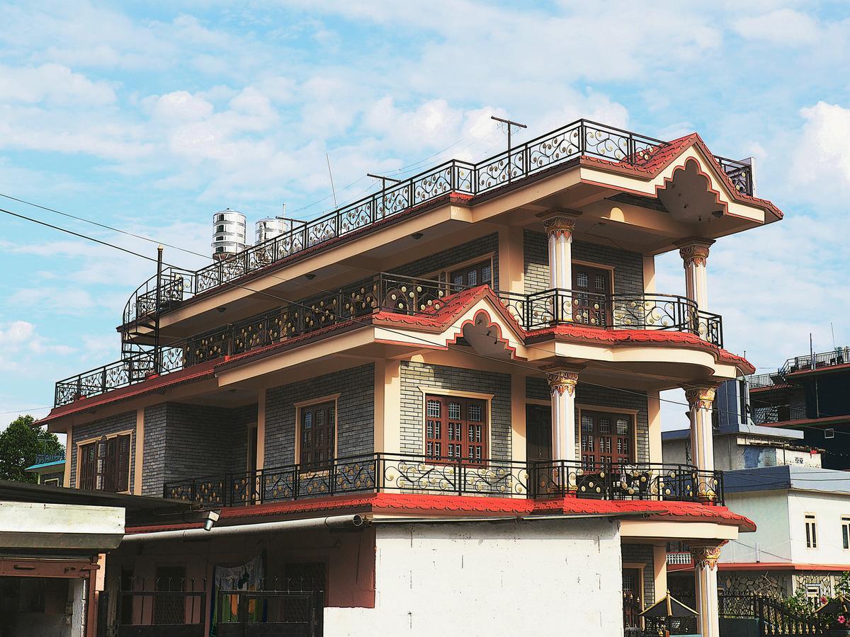 Aroma Tourist Hostel Pokhara Eksteriør bilde