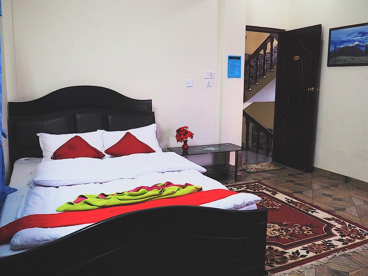 Aroma Tourist Hostel Pokhara Eksteriør bilde