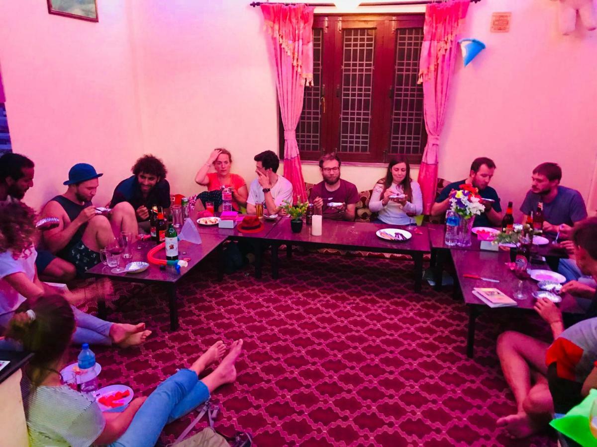 Aroma Tourist Hostel Pokhara Eksteriør bilde