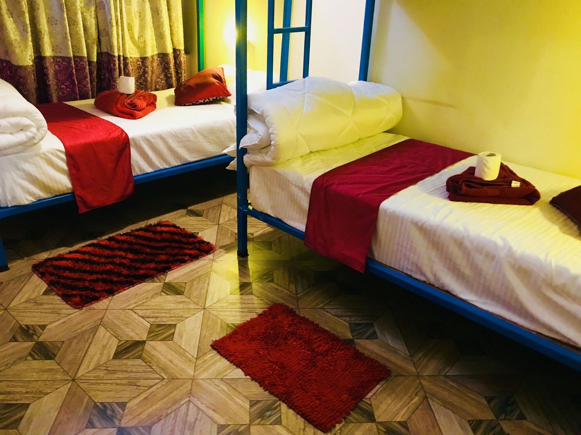 Aroma Tourist Hostel Pokhara Eksteriør bilde